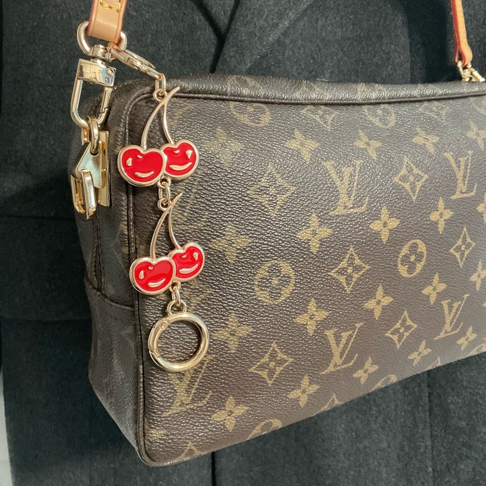 ✅AUTHENTIC LV BAG 2WAYSCLUTCH 872NO - Picture 2 of 12